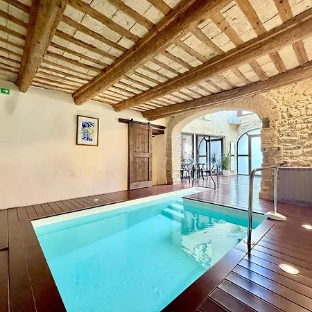 P'tit Coin Paradis , Jacuzzi Piscine Chauffee 度假居 *