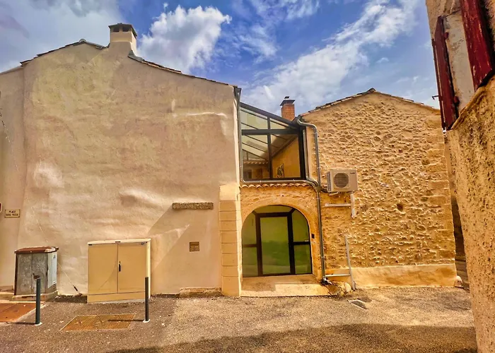 P'tit Coin Paradis , Jacuzzi Piscine Chauffee Saint-Hippolyte-de-Montaigu